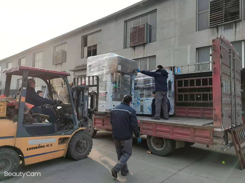 白酒灌裝機封口線發(fā)往臨汾