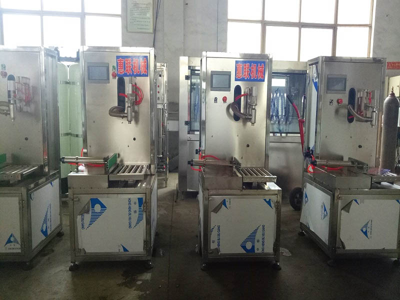 稱重灌裝機(jī) 稱重灌裝機(jī)